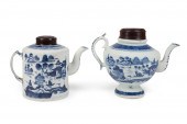 TWO CHINESE EXPORT BLUE & WHIT