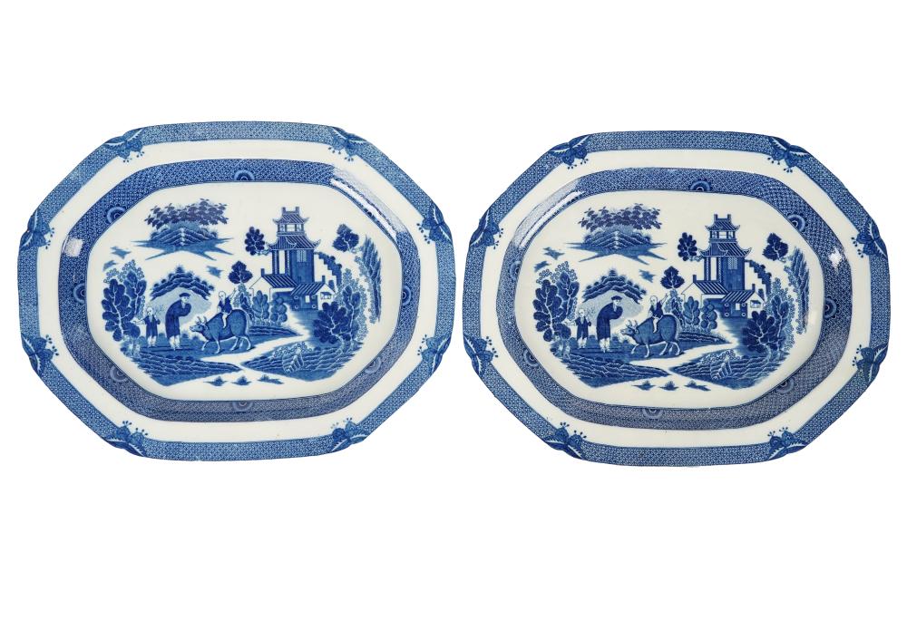 TWO CHINESE EXPORT BLUE & WHITE