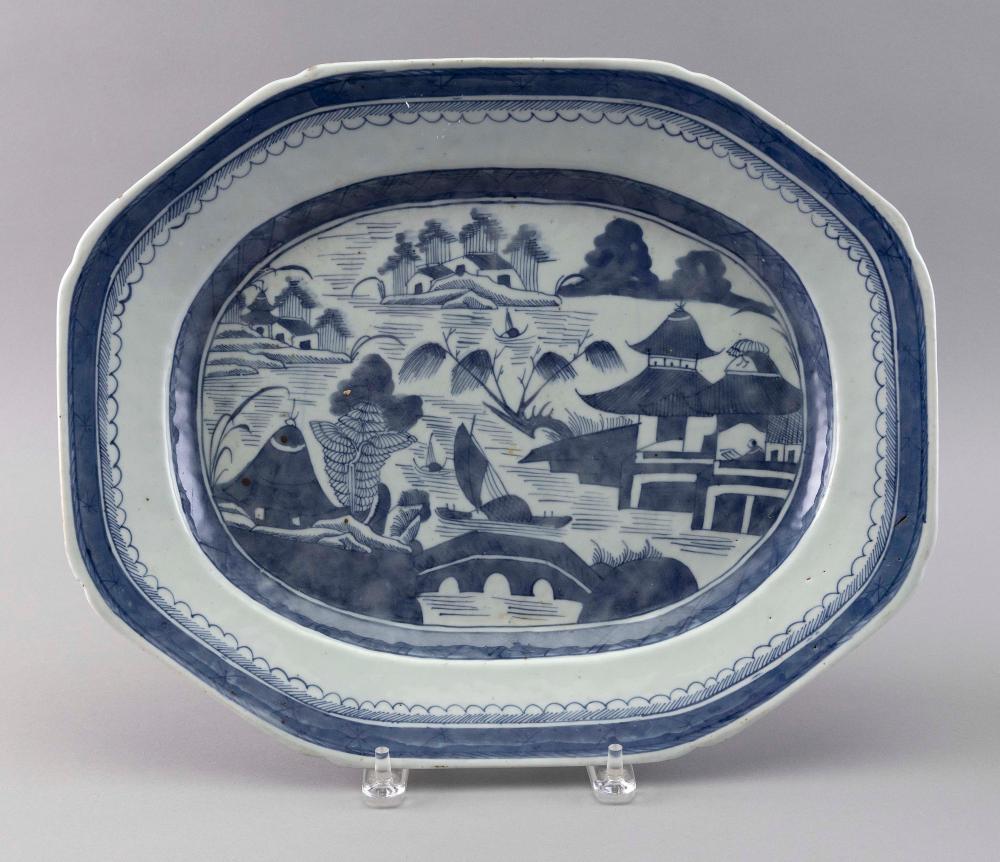 TWO CHINESE EXPORT BLUE AND WHITE