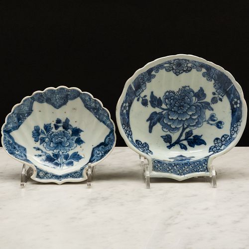 TWO CHINESE EXPORT BLUE AND WHITE