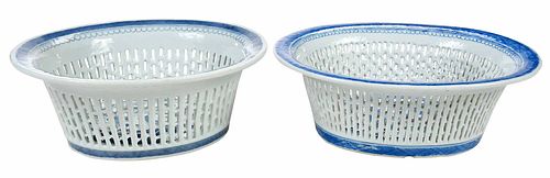 TWO CHINESE EXPORT CANTON PORCELAIN