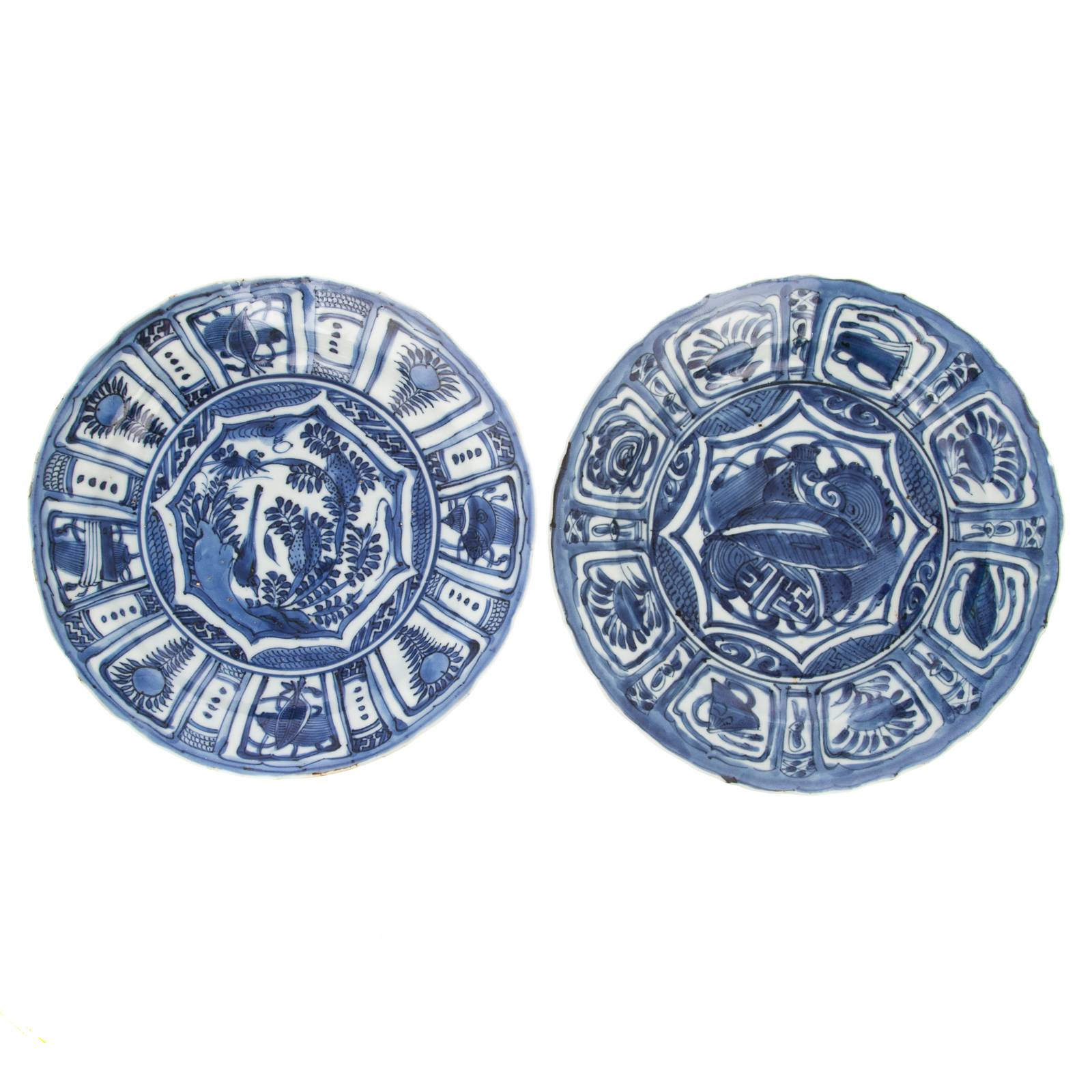 TWO CHINESE EXPORT KRAAK BOWLS Ming