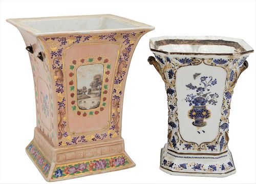 TWO CHINESE EXPORT PORCELAIN