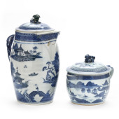 TWO CHINESE EXPORT PORCELAIN C
