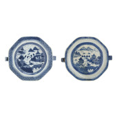 TWO CHINESE EXPORT PORCELAIN C