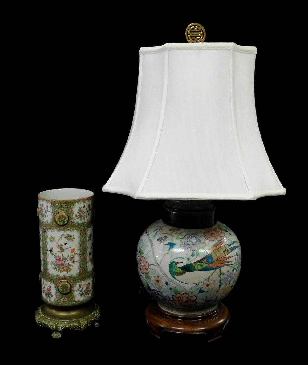 TWO CHINESE EXPORT PORCELAIN VASES,