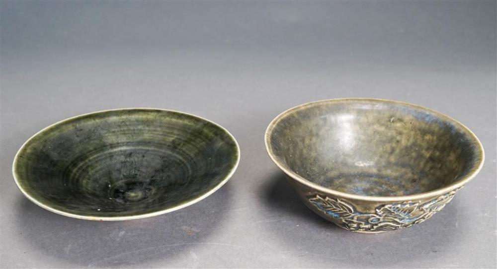 TWO CHINESE GREEN GLAZED BOWLSTwo