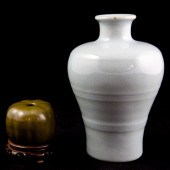TWO CHINESE MONOCHROME CERAMIC