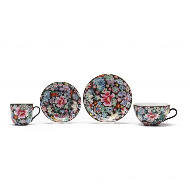 TWO CHINESE PORCELAIN FAMILLE NOIRE
