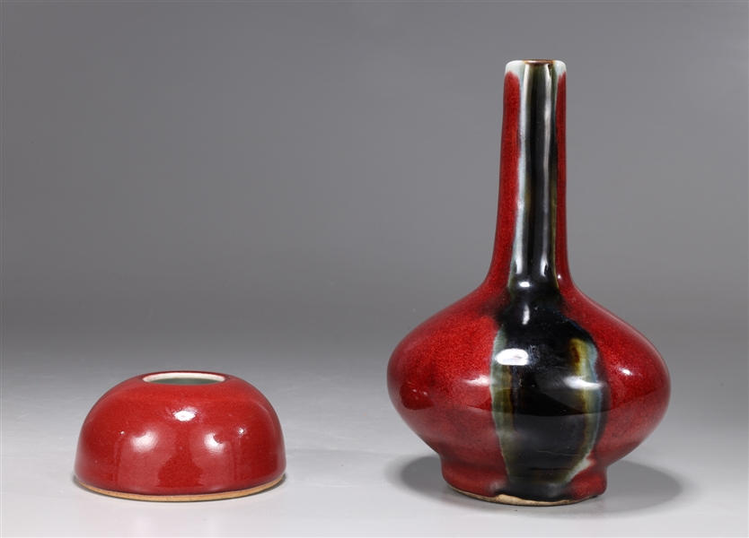 Two Chinese porcelains including