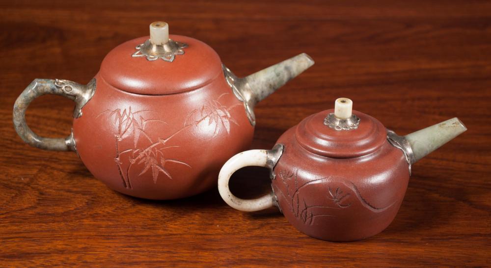 TWO CHINESE ZISHA TEAPOTS, WITH