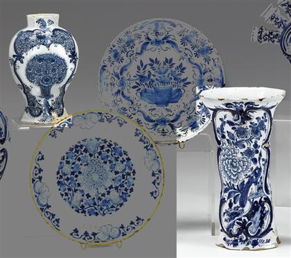 Two Dutch Delft vases    de