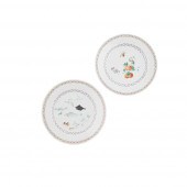 TWO EXPORT FAMILLE ROSE DISHES