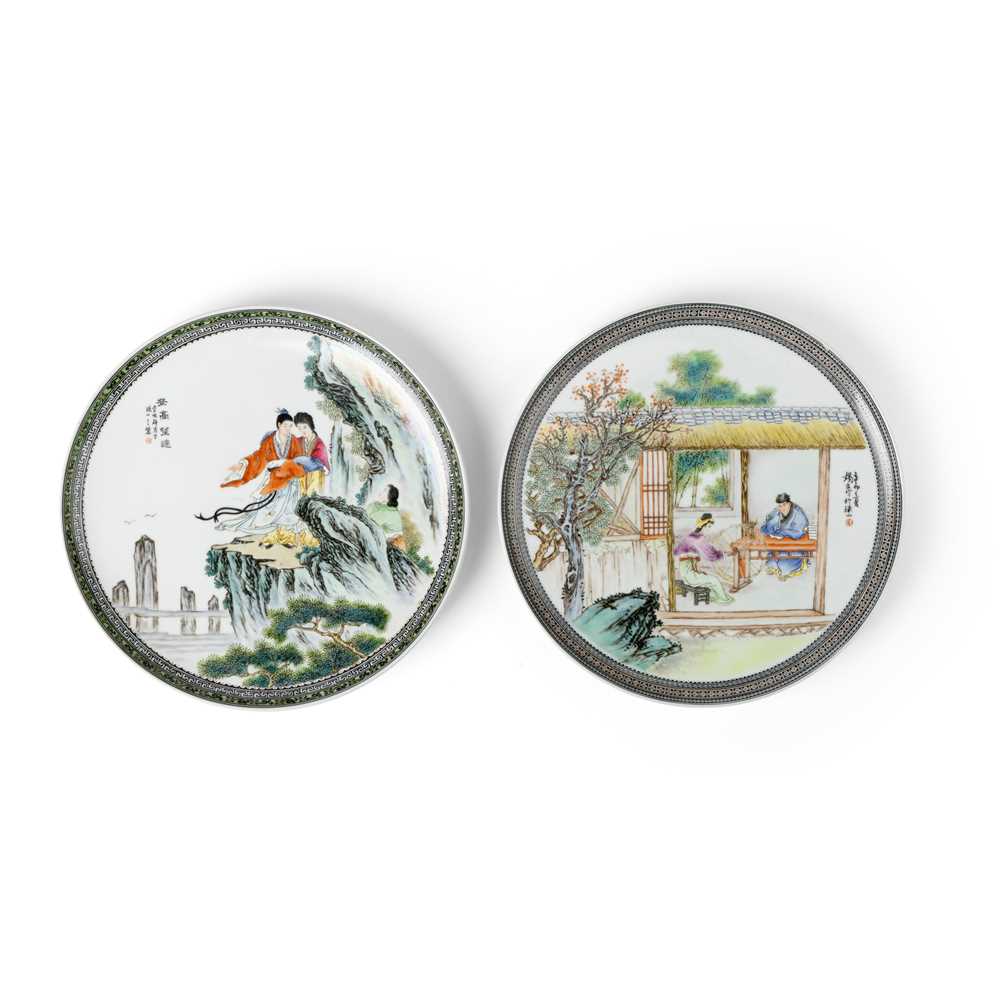 TWO FAMILLE ROSE PLATES 20TH