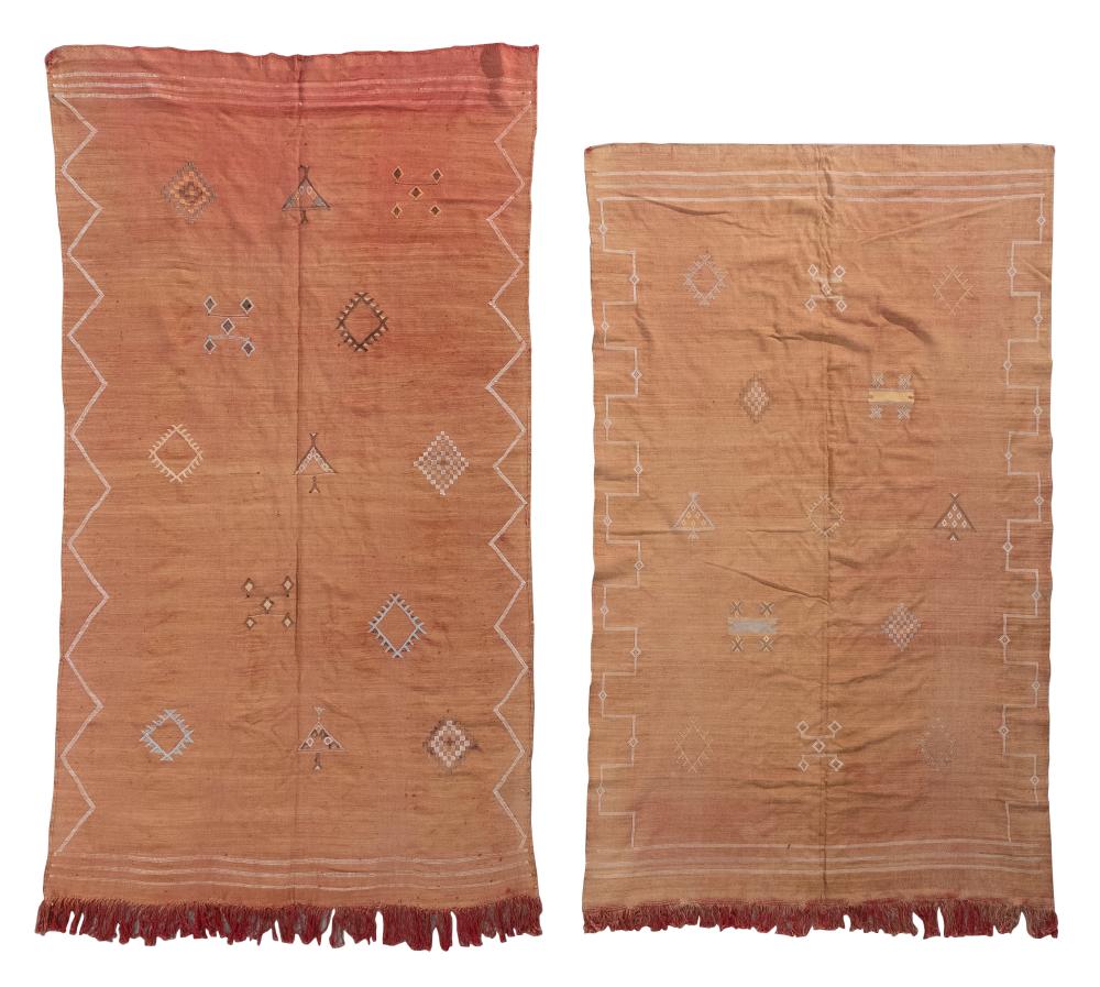 TWO FLATWOVEN RUGS: 4’2” X 7’8” AND