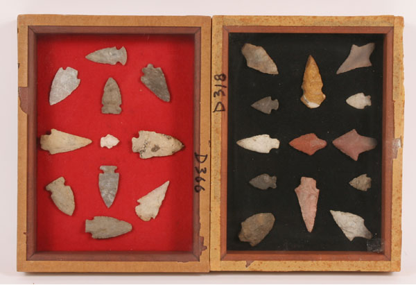 Two frames; D318 with 13 arrowheads
