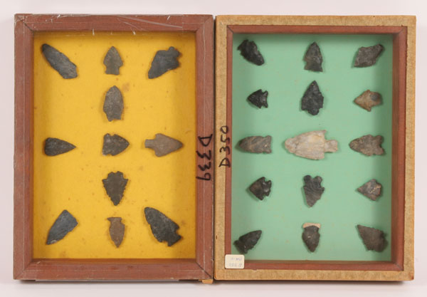 Two frames; D339 with 11 arrowheads
