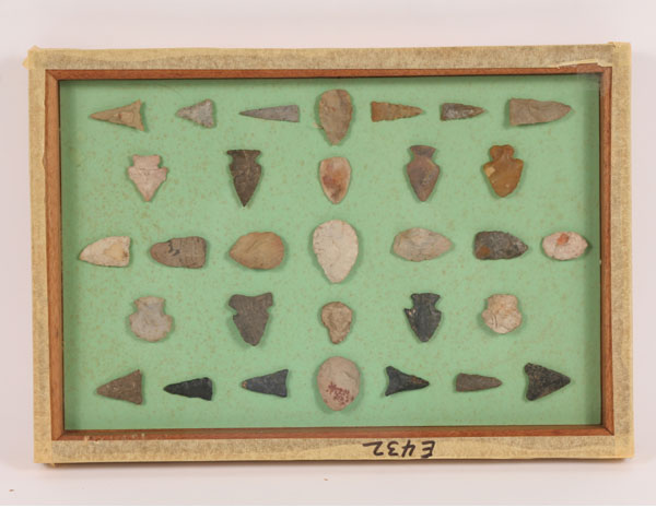 Two frames; E432 with 21 arrowheads