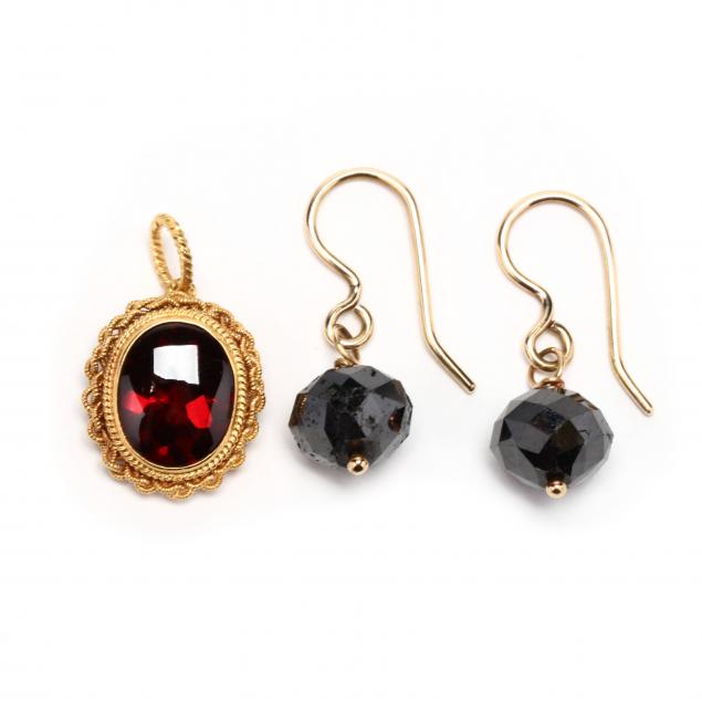 TWO GEM-SET JEWELRY ITEMS To
