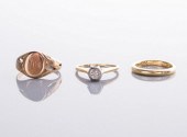 TWO GOLD RINGS & DIAMOND SOLIT
