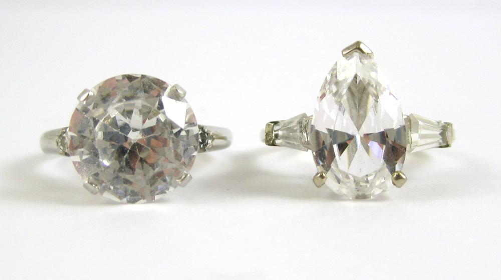 TWO GOSHENITE BERYL AND FOURTEEN