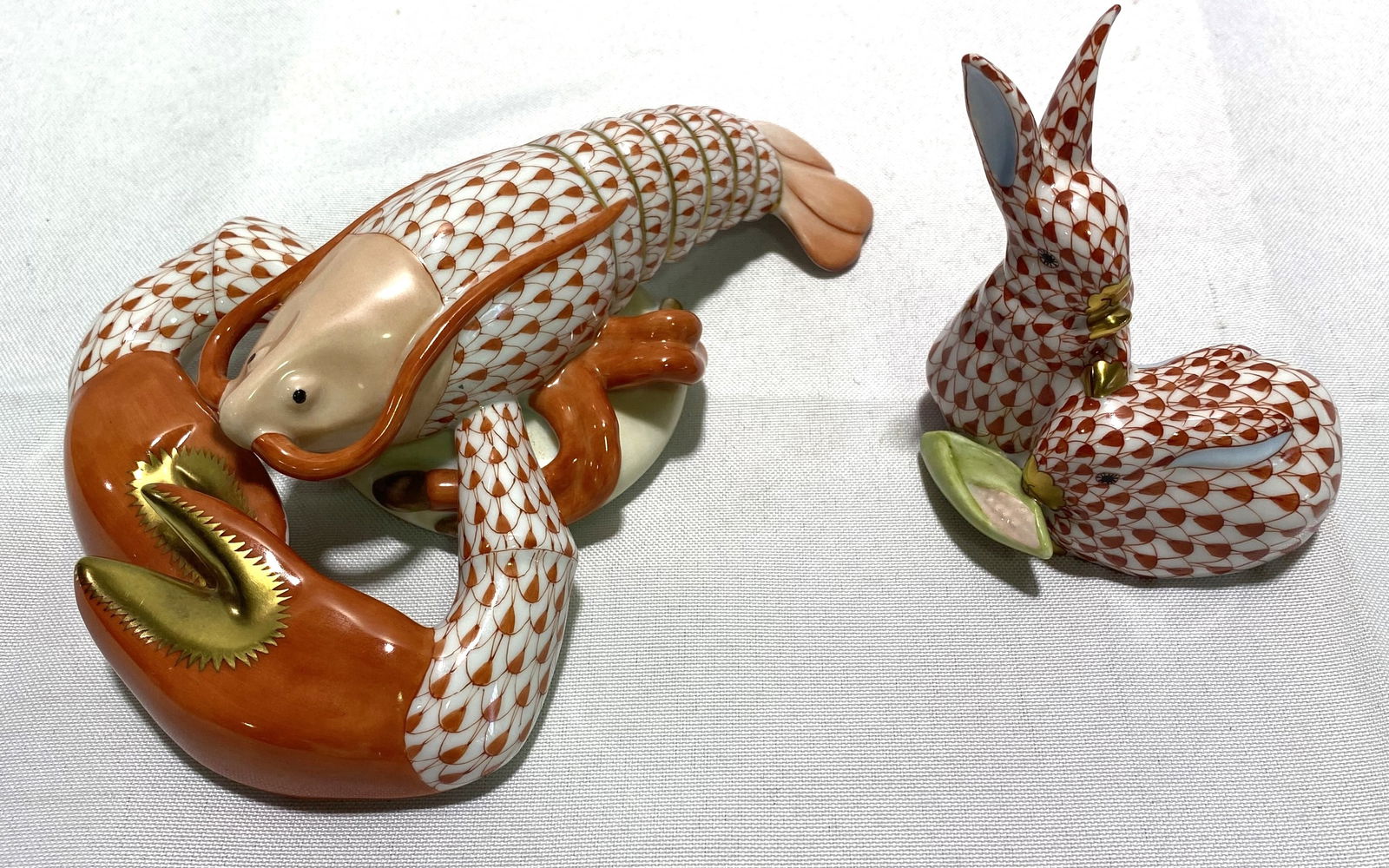 TWO HEREND RUST FISHNET PORCELAIN