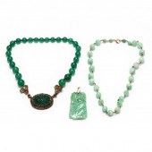 TWO JADE JEWELRY ITEMS AND A G