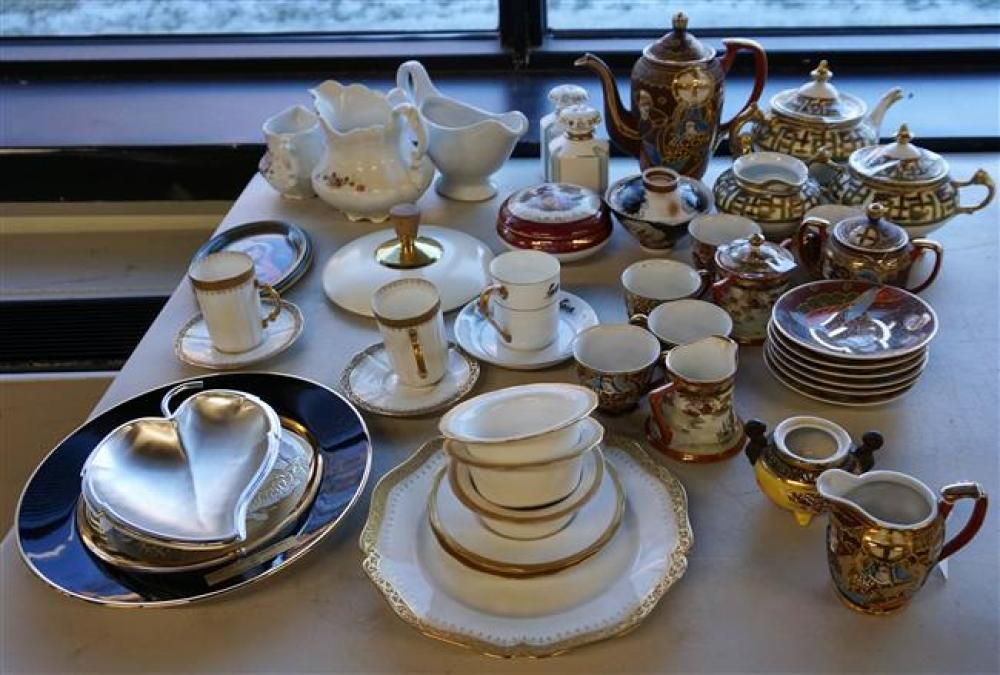 TWO JAPANESE PORCELAIN TEA SETS AND