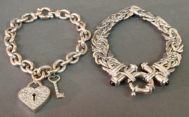 Two ladies 14k white gold