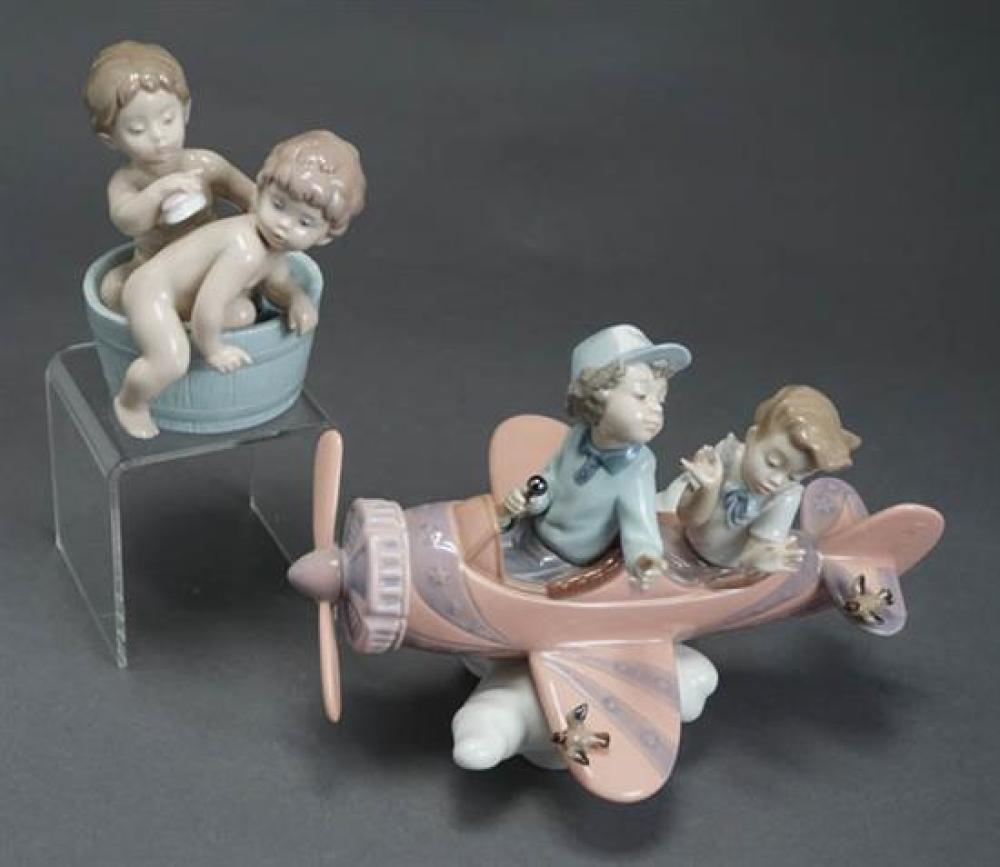 TWO LLADRó FIGURES OF 'BATHTIME'