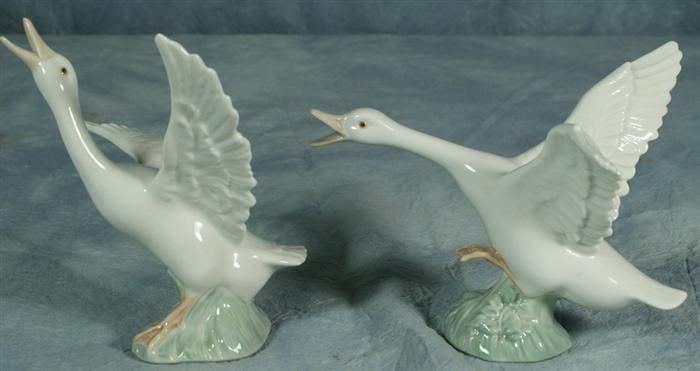 Two Lladro goose figurines, 4
