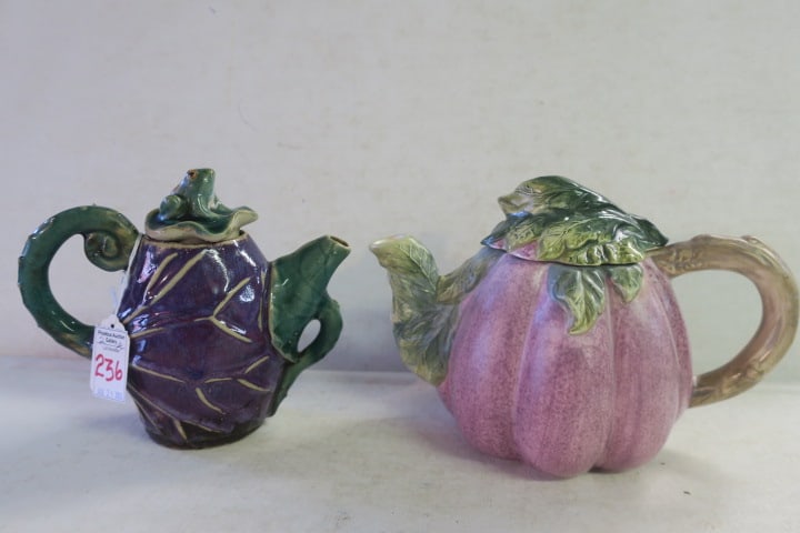 TWO MAJOLICA STYLE CERAMIC