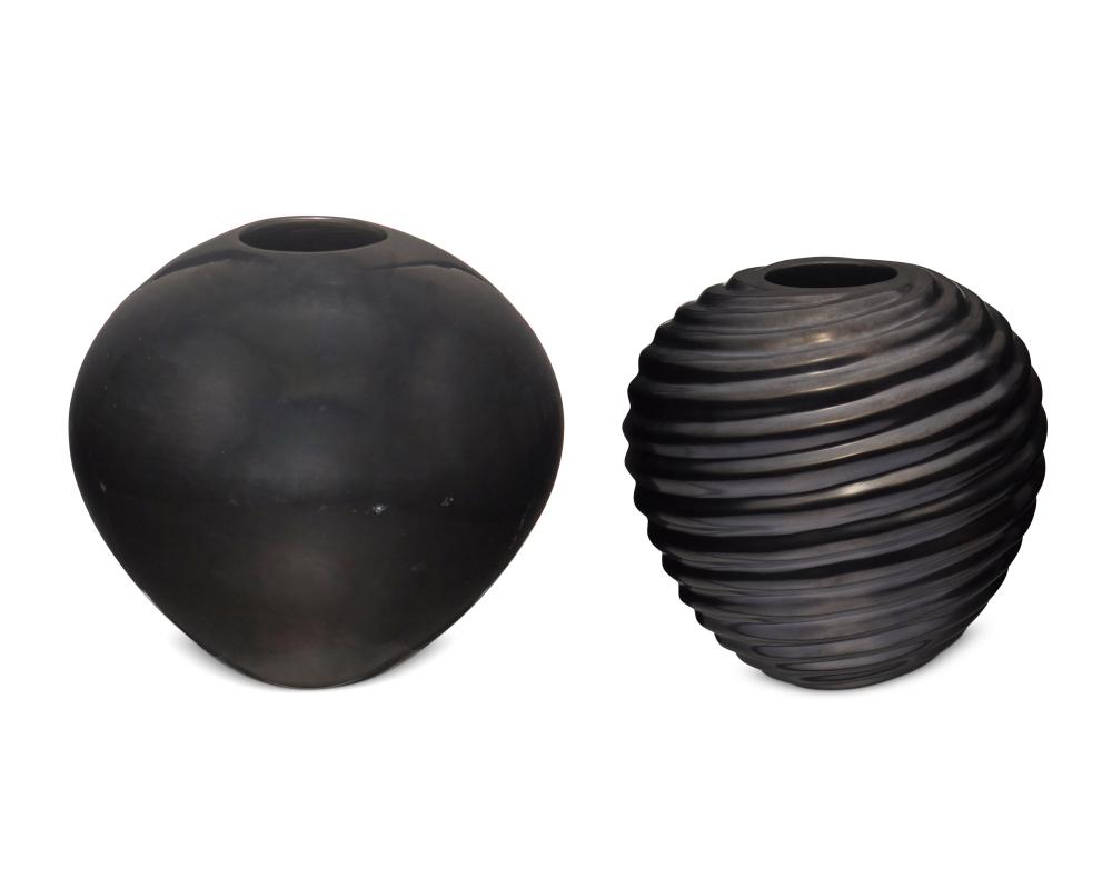 TWO MEXICAN MATA ORTIZ POTTERY