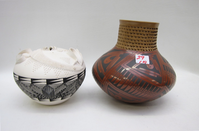 TWO NATIVE AMERICAN INDIAN POTS: