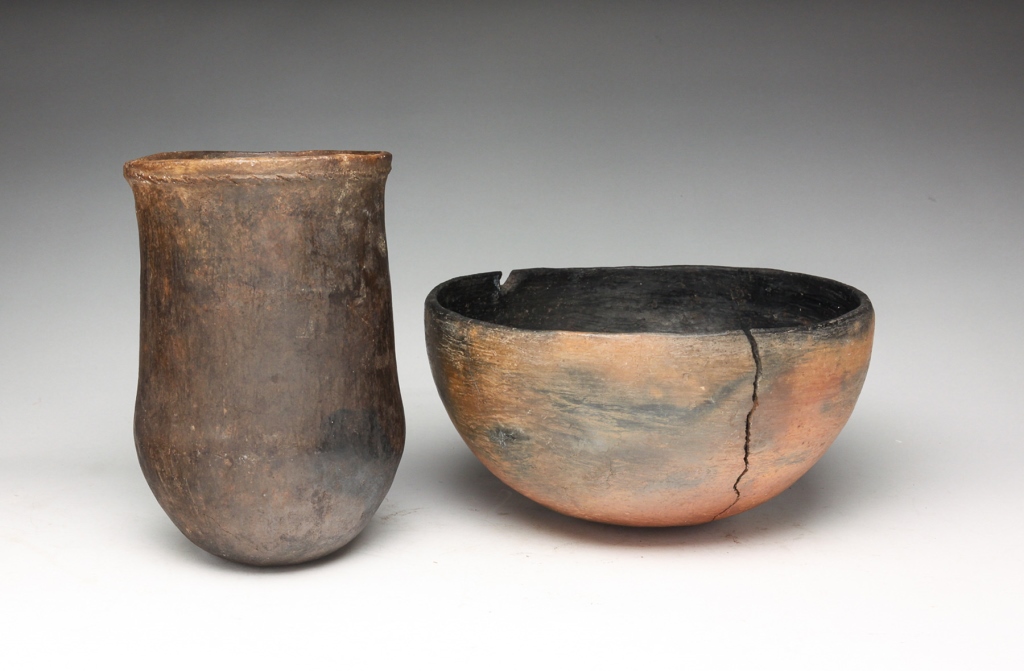 TWO NATIVE AMERICAN POTTERY