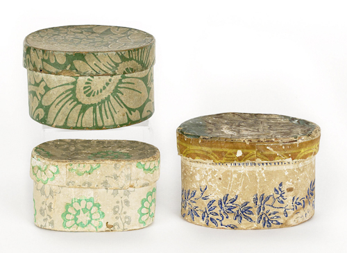 Two oval wallpaper boxes 19th c.