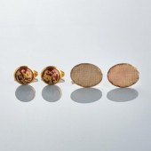 TWO PAIRS OF CUFFLINKSA pair o