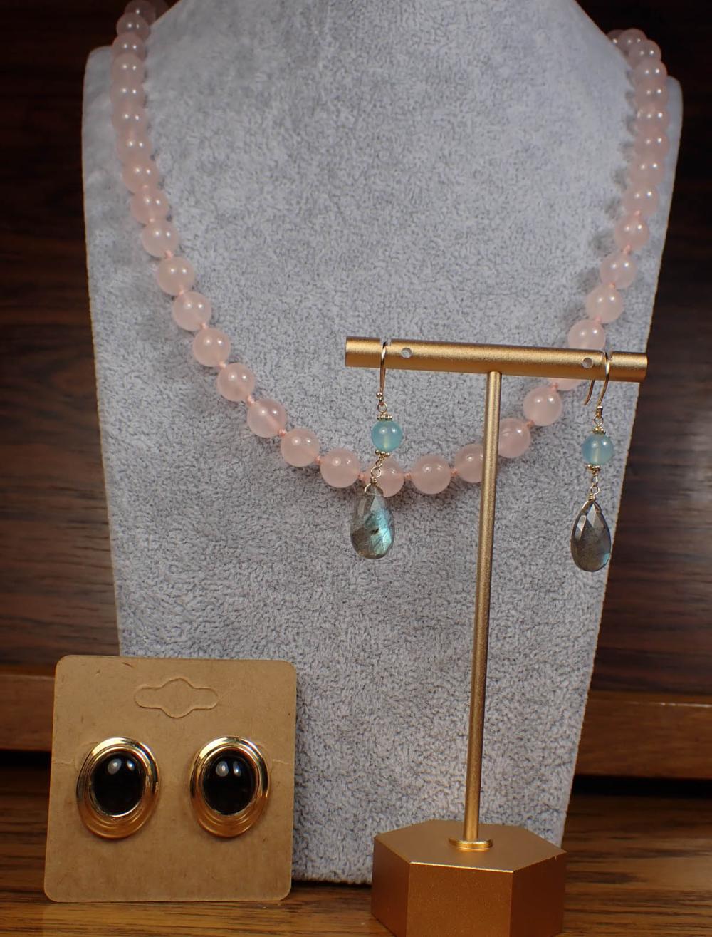 TWO PAIRS OF EARRINGS AND BEAD