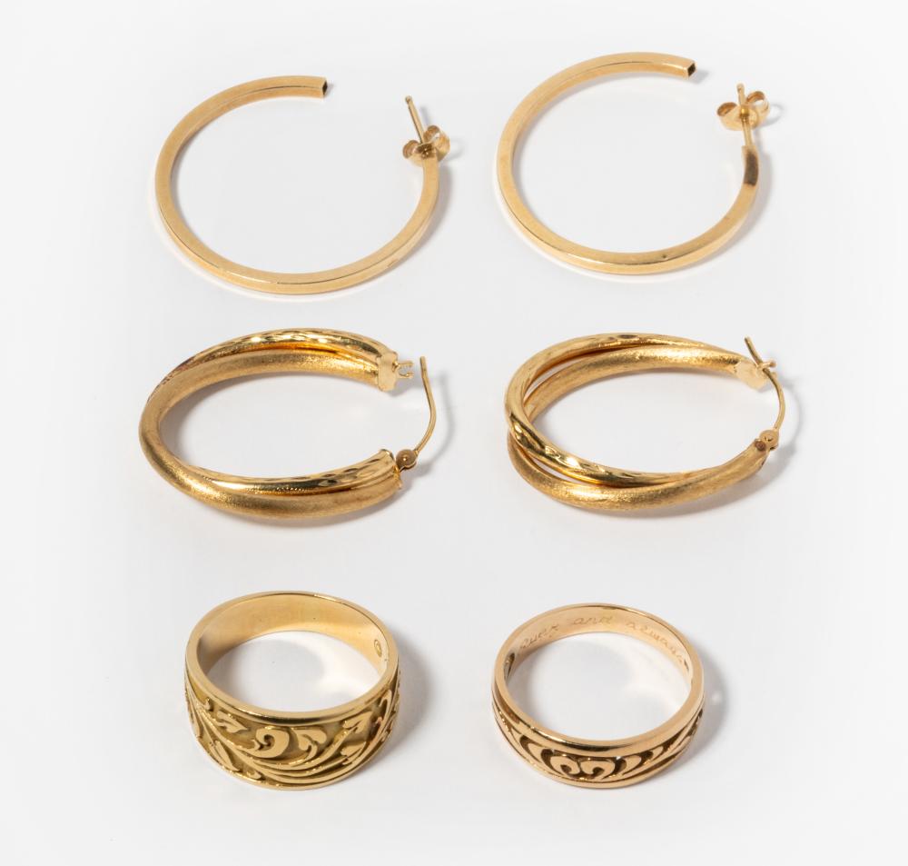 TWO PAIRS OF YELLOW GOLD EARRINGS
