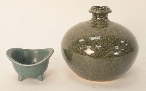 TWO PIECE GROUP OF CERAMIC, TO