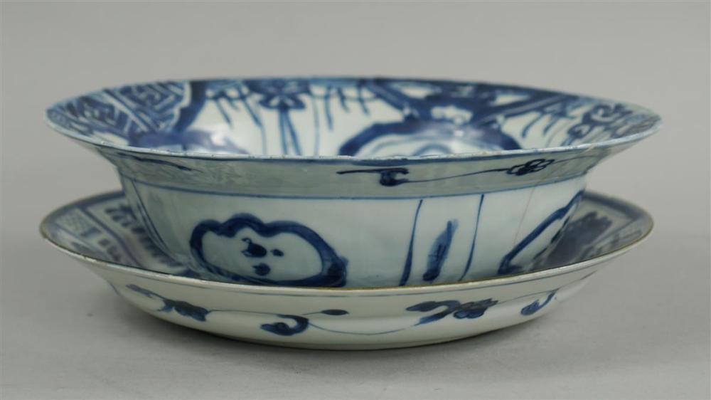 TWO PIECES OF CHINESE KRAAK WARE,