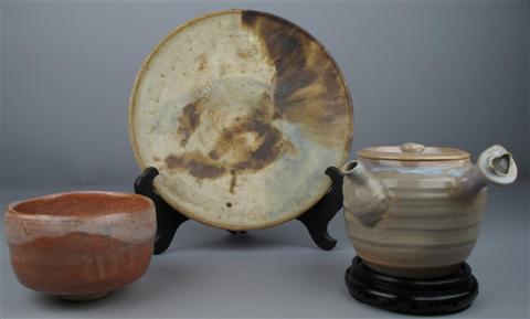 TWO PIECES OF JAPANESE POTTERY