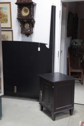 TWO PIECES: QUEEN SIZE TESTER