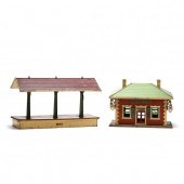 TWO PRE-WAR LIONEL TRAIN ACCES