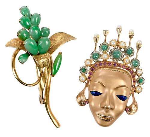 TWO RETRO GOLD BROOCHESqueen