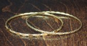 TWO ROUND YELLOW GOLD BANGLE B