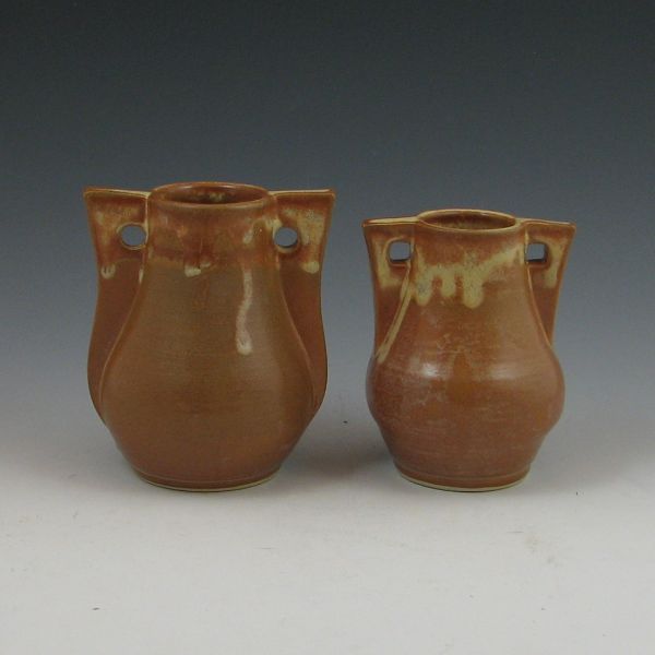 Two Seiz stoneware matte brown Arts