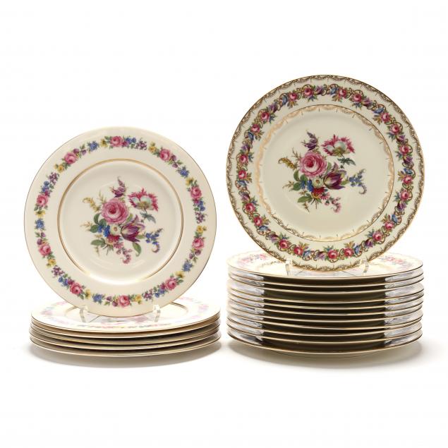 TWO SETS OF SIMILAR DINNER PLATES