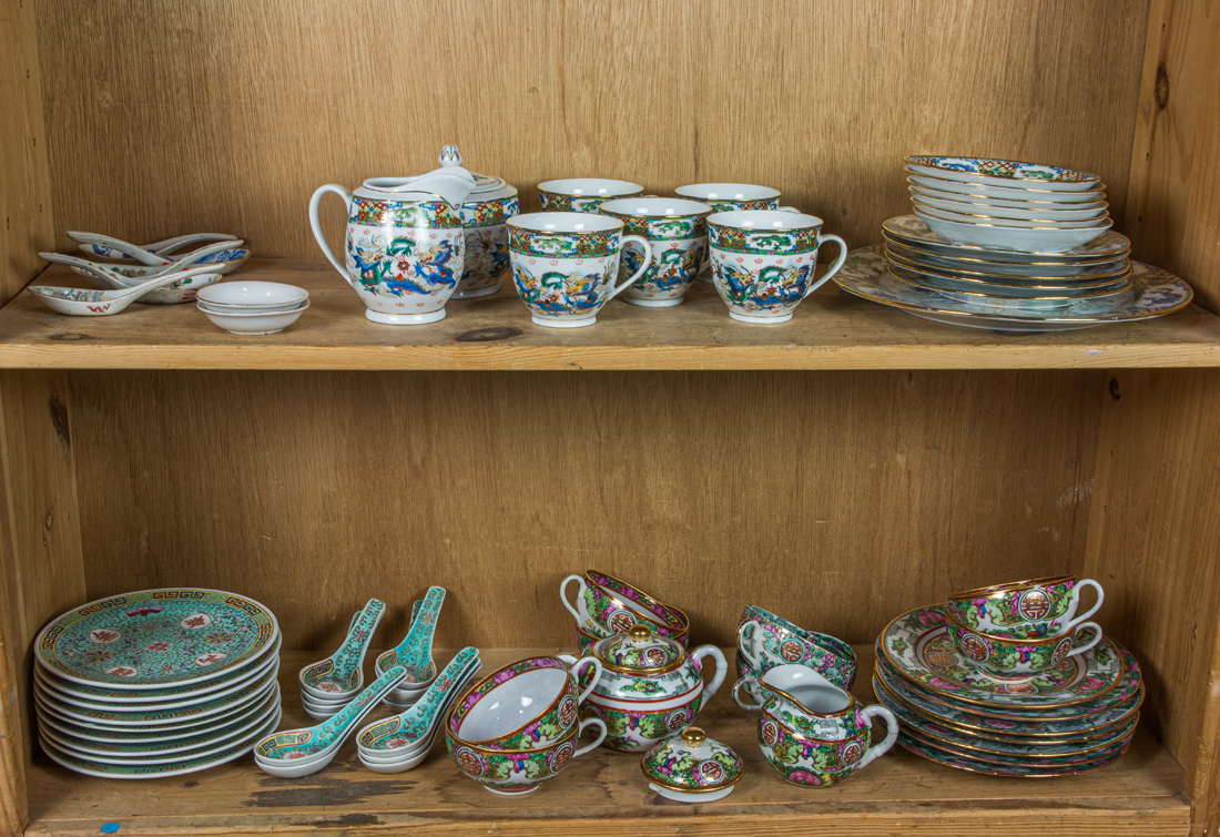 TWO SHELVES OF CHINESE PORCELAIN
