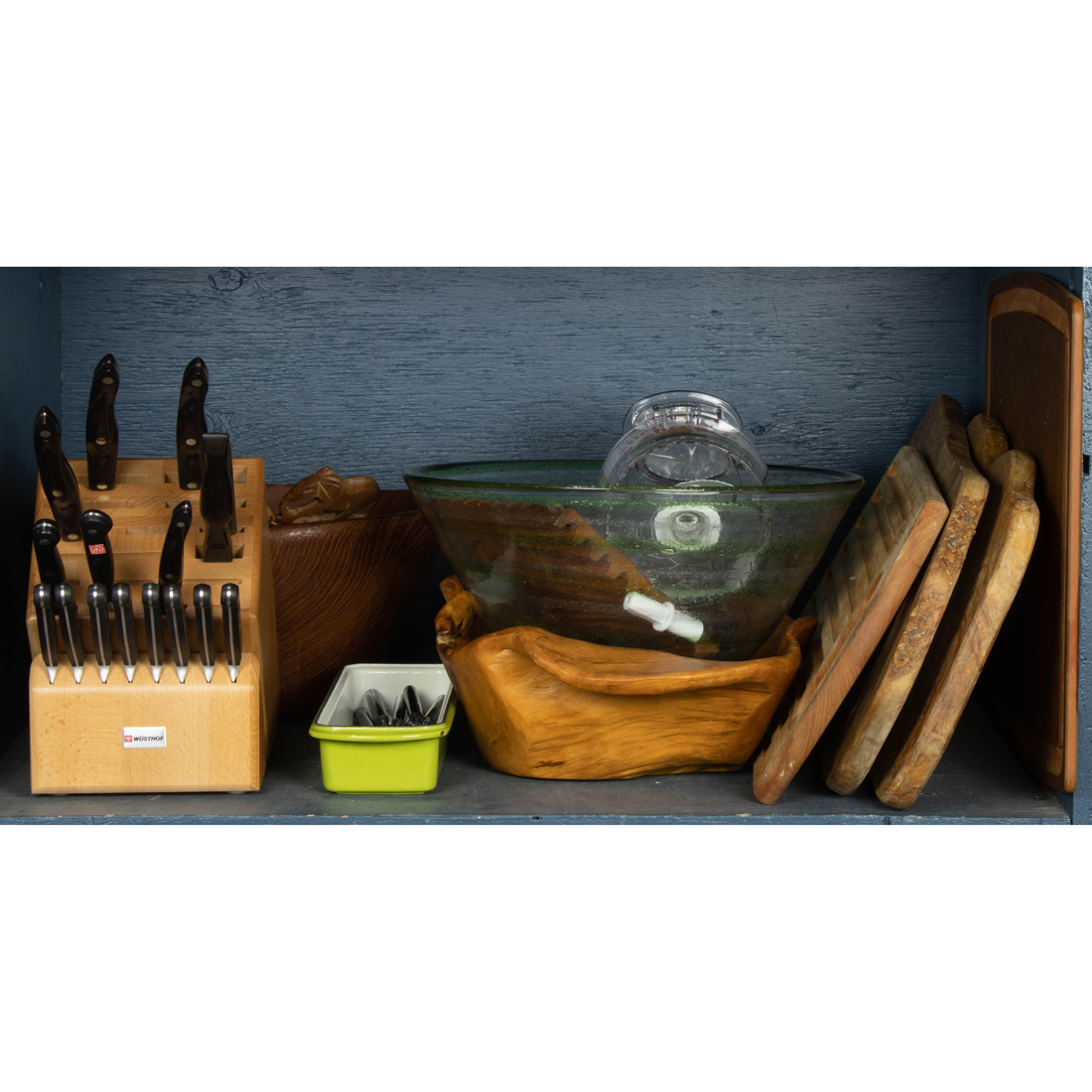 TWO SHELVES OF KITCHENWARE